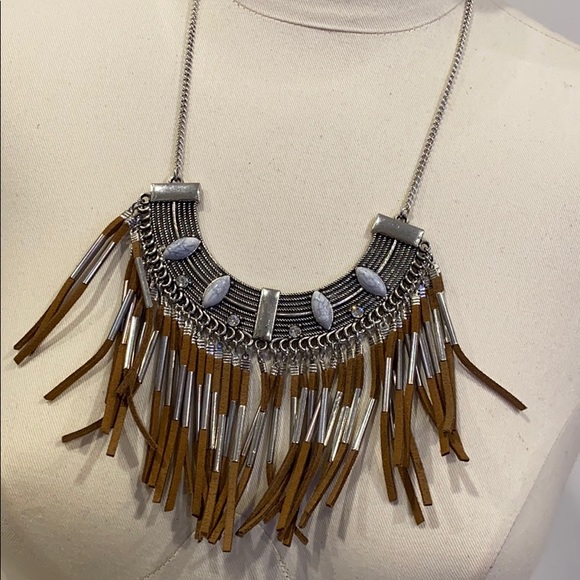 Statement necklace - Picture 2 of 3